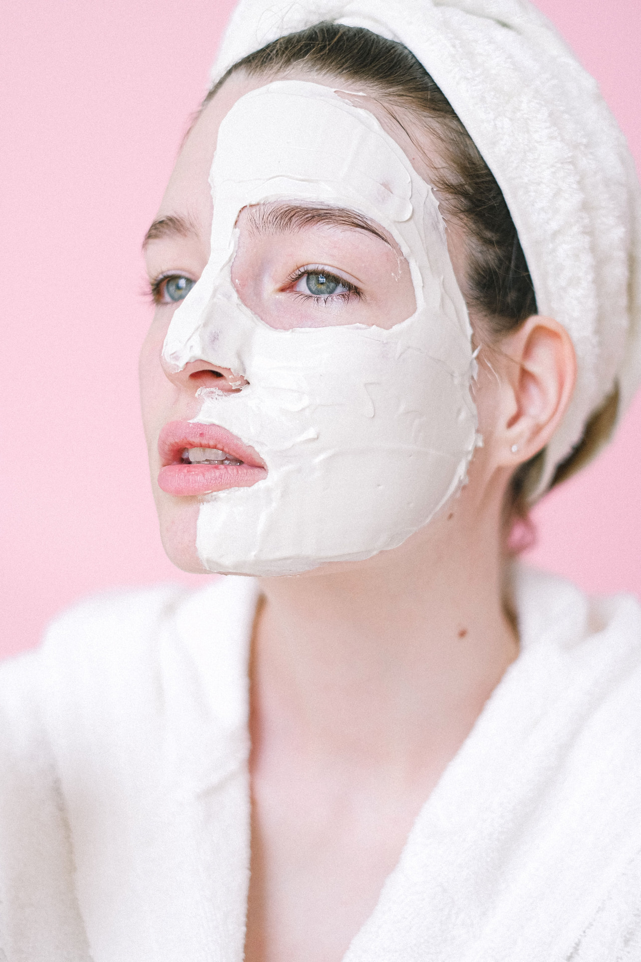 Soin du visage en cabinet dermatologique